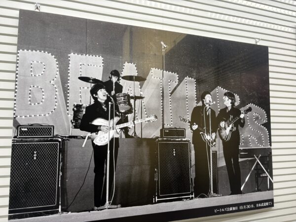 {CAPTION}